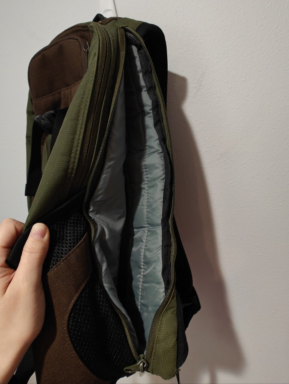 Dakine Duel Backpack Army Green Gorpcore Hiking Loaded Pockets - Picture 4 of 6